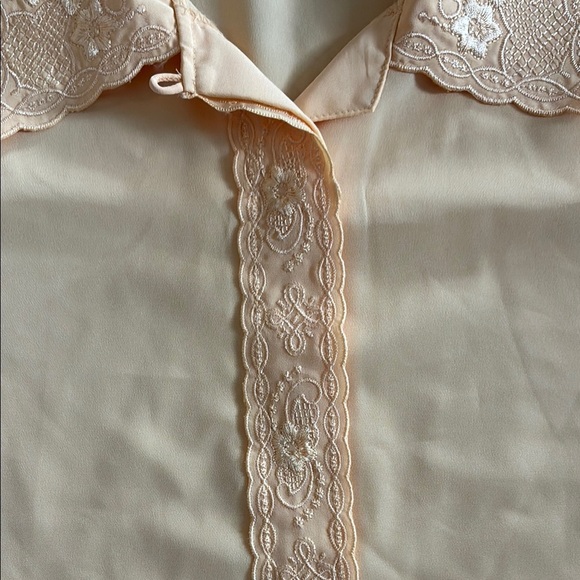 VINTAGE peach Button Down Shirt with Dress Collar scallop hem sz 12 - Picture 4 of 10